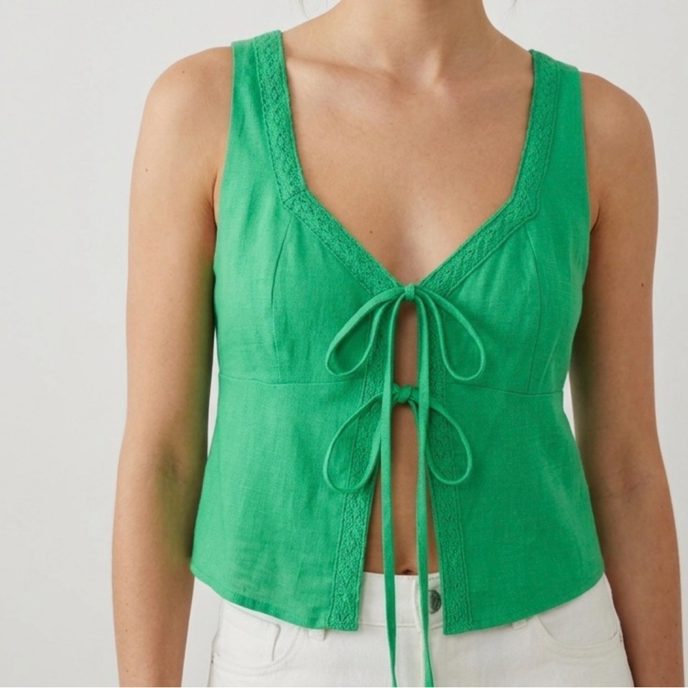 ✨NWT- HYFVE Boutique Green Linen Tie Front Tank Top size medium
